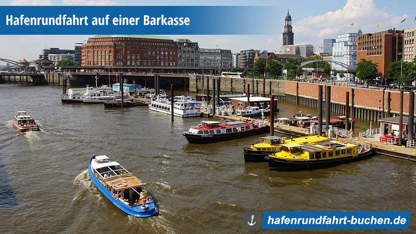 Barkasse auf einer Hafenrundfahrt in Hamburg Barkassen im Hamburger Hafen