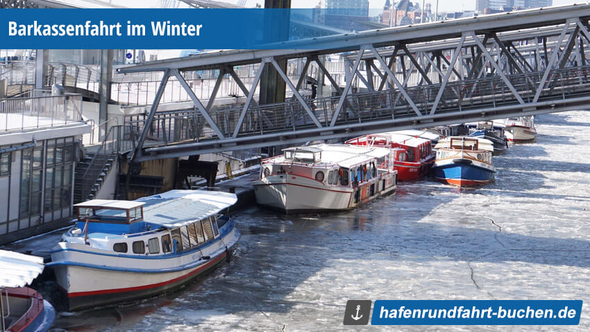 Barkassen in Hamburg im Winter