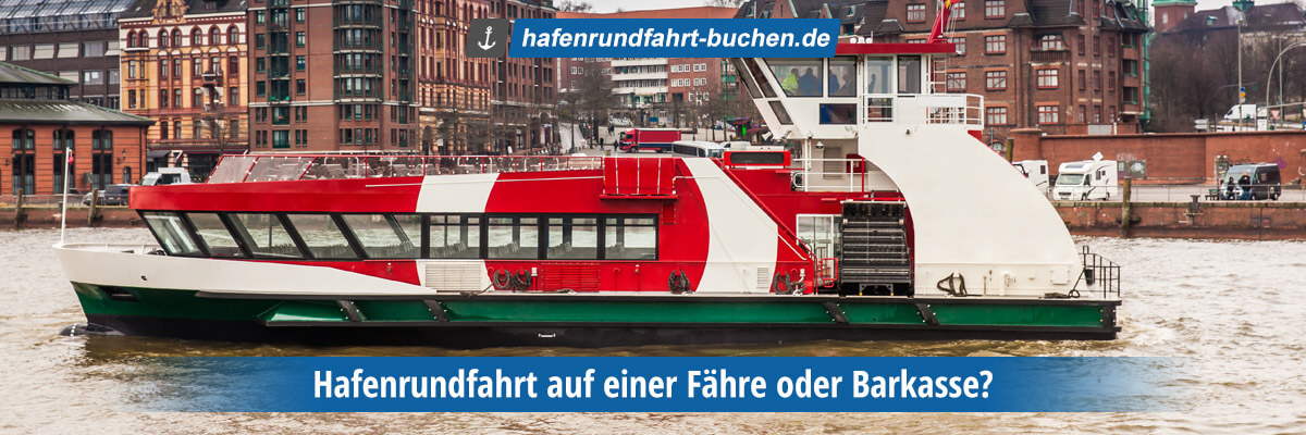 HVV-Fähre im Hamburger Hafen